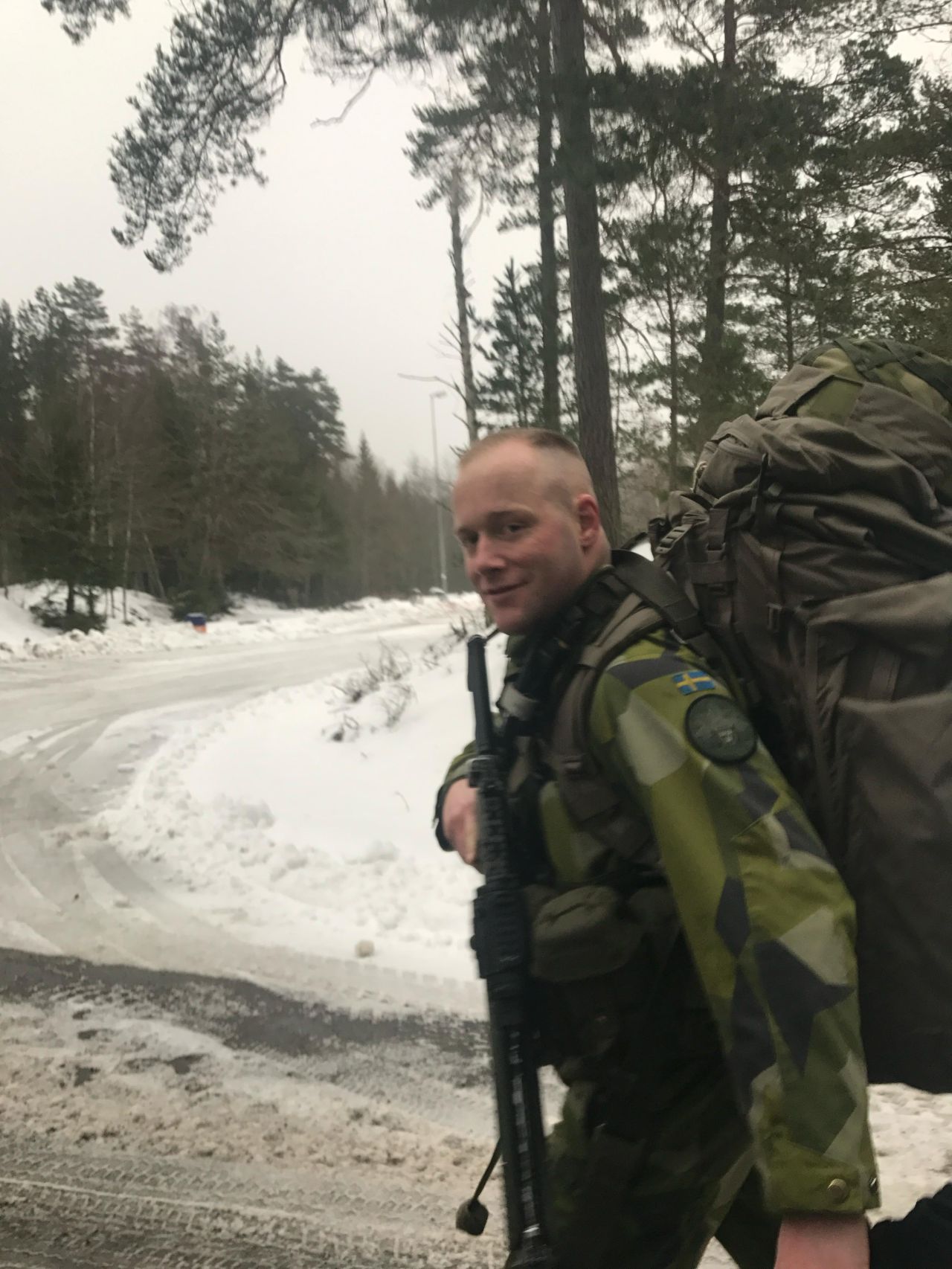 Niklas Lindahl in uniforme delle Forze Armate svedesi